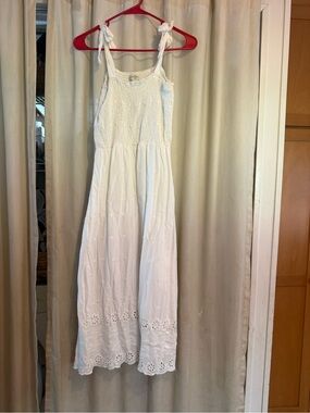 Jessica Simpson Double Lined White cottage-core Maxi Dress with Eyelet Hem